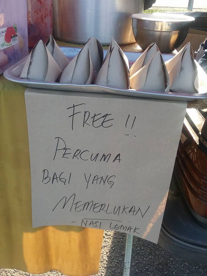 Gaji Lambat Masuk Akak Ni Sedia Berikan Nasi Lemak Secara Percuma
