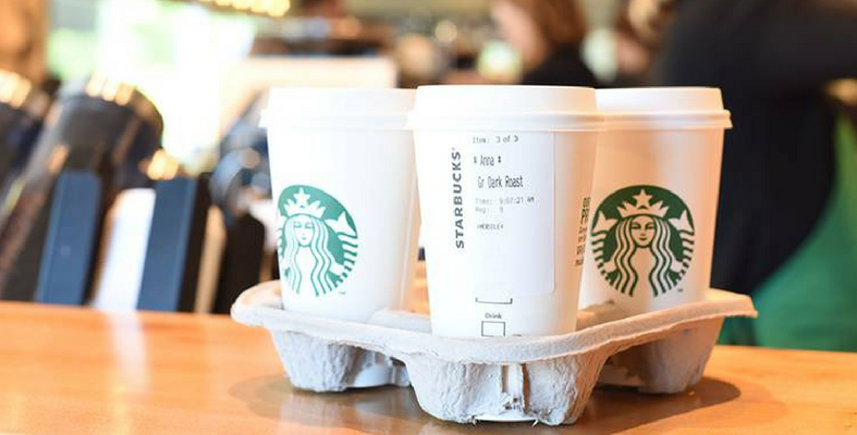 Tak Berani 'Order' Starbucks Sebab Tak Reti? Nah, Ikut Je Cara Lelaki Ni Buat, Senang Faham!